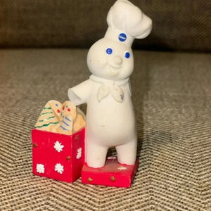 VTG 97’ Danbury Mint/Pillsbury Doughboy
Collection Ceramic Figurine DEC (as is)